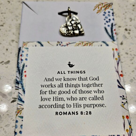 Holly Lane Heart Pendant *NEW* - Picture 3 of 5